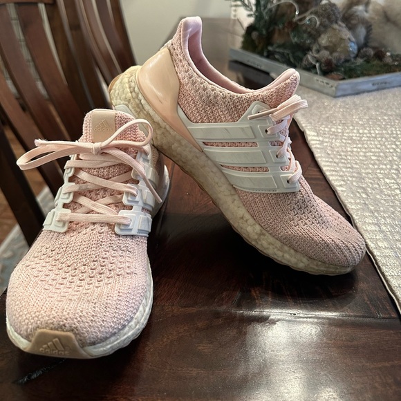 Adidas Ultra Boost Women’s Size 7 - Picture 3 of 5